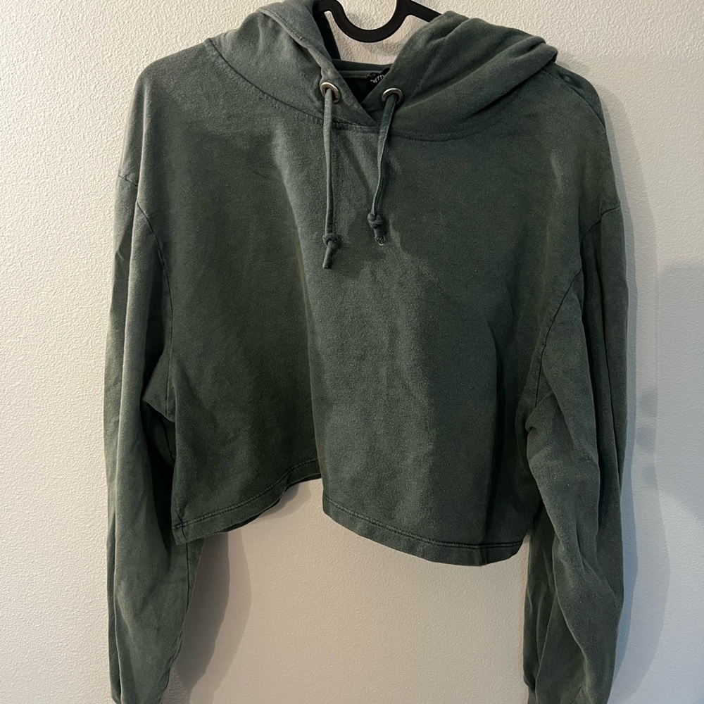 Green crop top hoodie with matching sweat pants